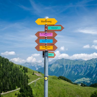 Hiking above Mürren and Lauterbrunnen